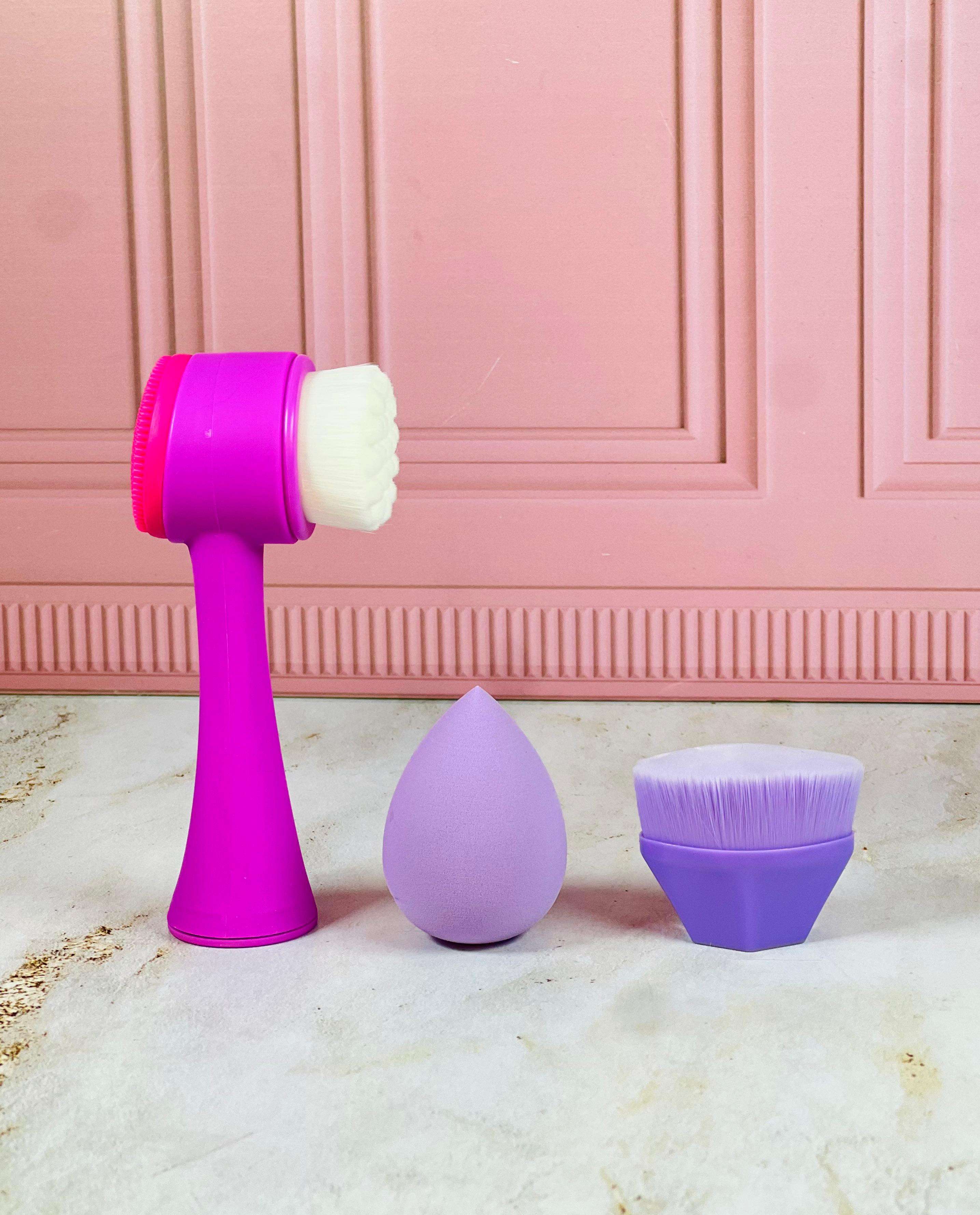 SET X3: CEPILLO FACIAL, POMO, BROCHA.